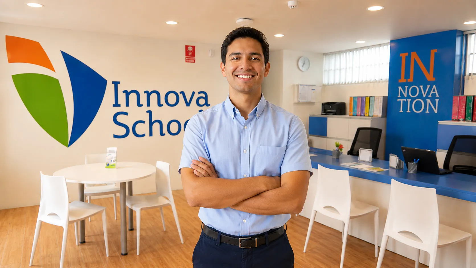 Psicólogo de Innova Schools cumpliendo su rol en la comunidad educativa