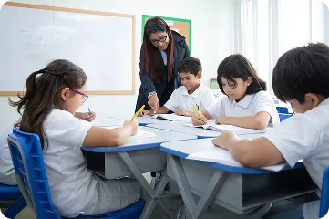 Alumnos en el horario educativo de Innova Schools