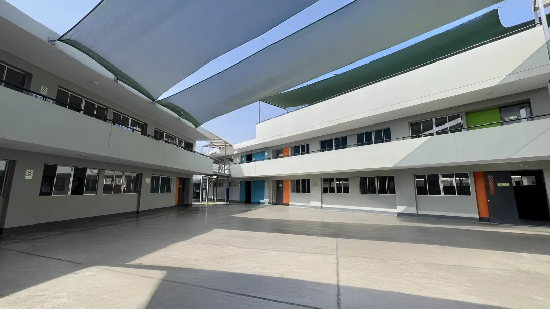 Colegio Innova Comas Condorcanqui