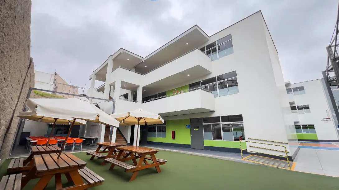 Colegio en Villa El Salvador - VES Laderas de Villa